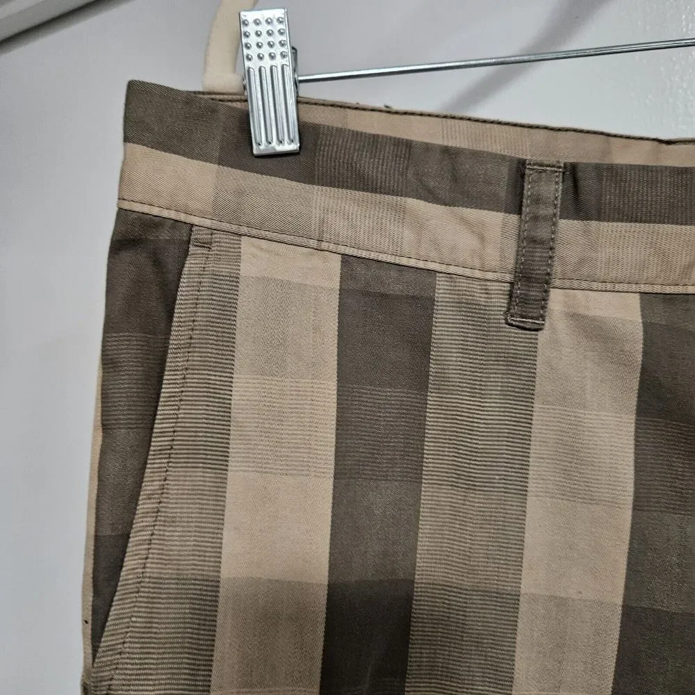 The North Face Size 38 x 10 Beige‎ Plaid 5-pocket Cotton Blend Short